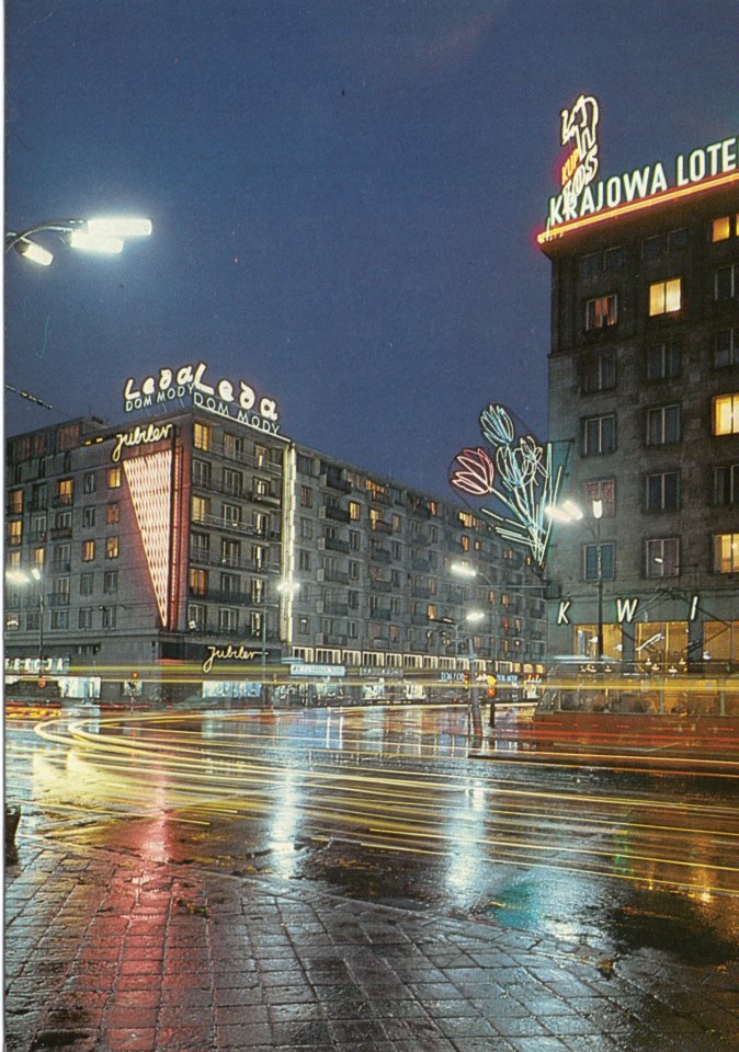 Narożnik al. Jerozolimskich i ul. Kruczej, lata 60. fot. nieznany, źr&oacute;dło: poczt&oacute;wka